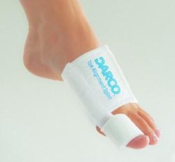Toe Alignment Splint * Low profile metatarsal band fits easily into most footwear and reduces slippage
* Soft toe straps will not irritate skin
* Special T-strap gently guides toe(s) into proper alignment for post-procedural healing
* One sizes fits all
* Latex free
* This item has a 2 month warranty
* HCPCS Suggested Code: L3100