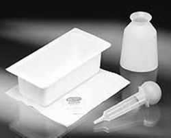 Irrigation Trays & S 60 cc Piston/ Bulb syringe, graduated flask, alcohol prep, and underpad packaged in basin with peel back lid * Sterile - single use *