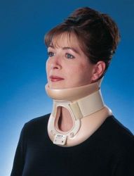 Cervical Collars WITH TRACH HOLE * SIZE: Medium, MEASUREMENT COLLAR: NECK, 13-16