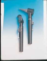 Diagnostics 2.5v halogen light source for true tissue color and long lasting lamp performance * Pocket clip with integral on/off slide switch for ambidextrous use * Lifetime Quality Performance Guarantee on optics * pocket otoscope features: * Fiberoptics for cool, obstruction free light transmission * Wide angle, removable 2.5x viewing lens permits instrumentation * Sealed system with included insufflator fitting for pneumatic otoscopy * Otoscope head made from polymid - an impact resistant space age thermoplastic * Welch Allyn disposable polypropylene ear specula in 2.5mm and 4.0mm sizes are convenient, safe, and economical
